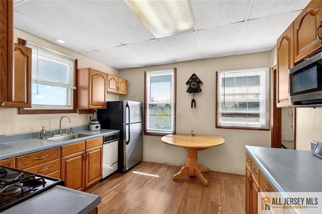 948 Rahway Avenue, Avenel, NJ 07001