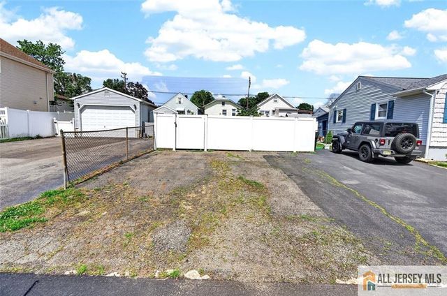 948 Rahway Avenue, Avenel, NJ 07001
