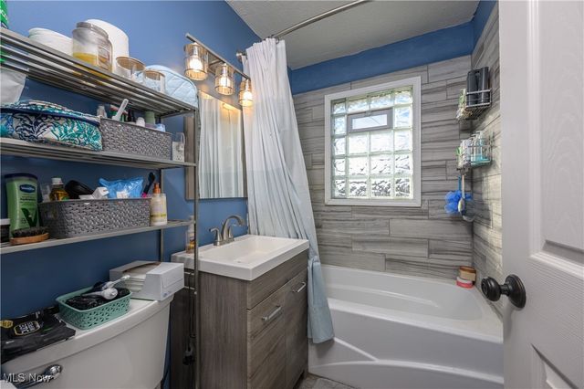 1624 34th Street NE, Canton, OH 44714