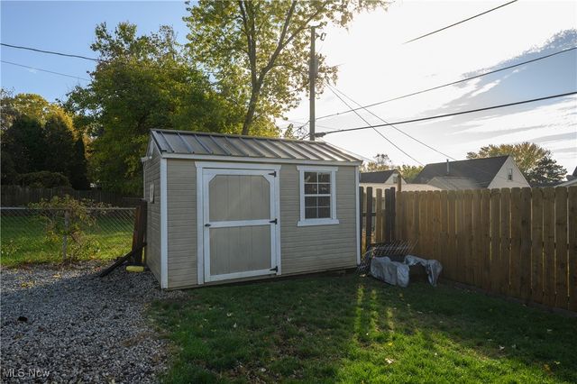 1624 34th Street NE, Canton, OH 44714