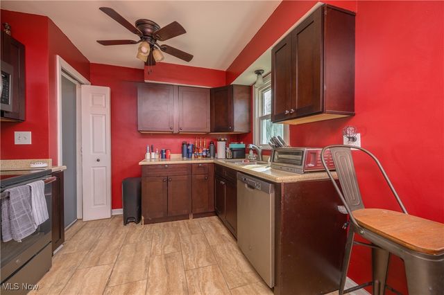 1624 34th Street NE, Canton, OH 44714