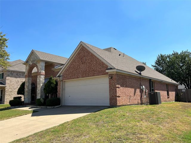 429 N Waterford Oaks Drive, Cedar Hill, TX 75104