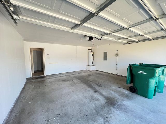 429 N Waterford Oaks Drive, Cedar Hill, TX 75104