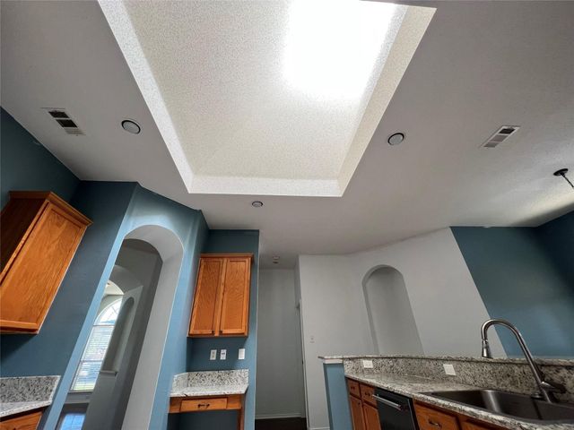 429 N Waterford Oaks Drive, Cedar Hill, TX 75104