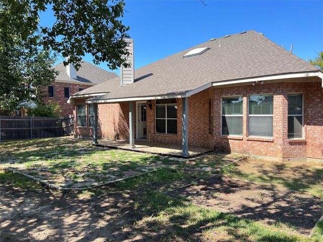 429 N Waterford Oaks Drive, Cedar Hill, TX 75104