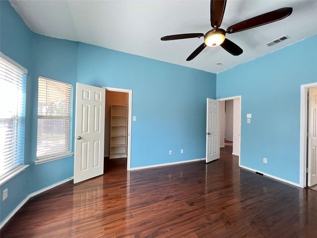 429 N Waterford Oaks Drive, Cedar Hill, TX 75104