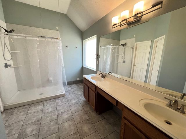 429 N Waterford Oaks Drive, Cedar Hill, TX 75104