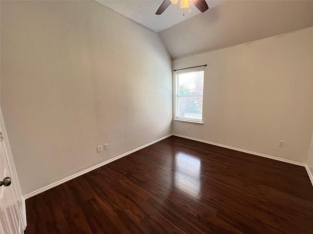 429 N Waterford Oaks Drive, Cedar Hill, TX 75104