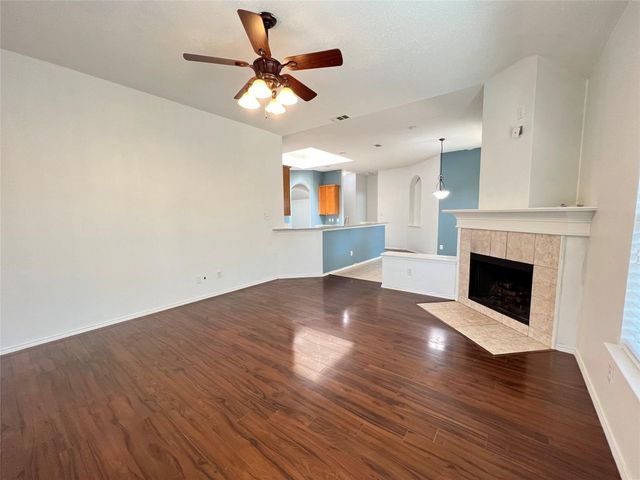 429 N Waterford Oaks Drive, Cedar Hill, TX 75104