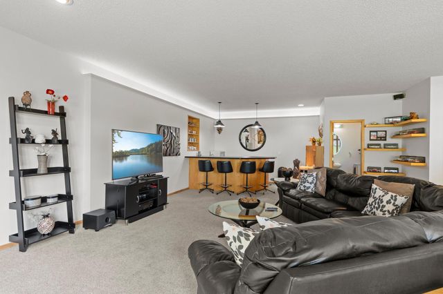 12046 94th Avenue N, Maple Grove, MN 55369