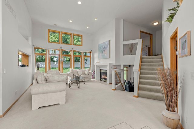 12046 94th Avenue N, Maple Grove, MN 55369