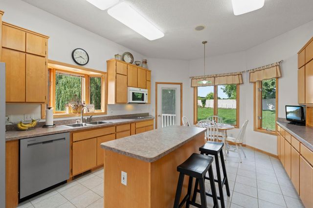 12046 94th Avenue N, Maple Grove, MN 55369