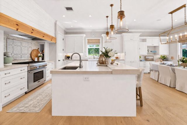 2560 Estates Drive, North Palm Beach, FL 33410