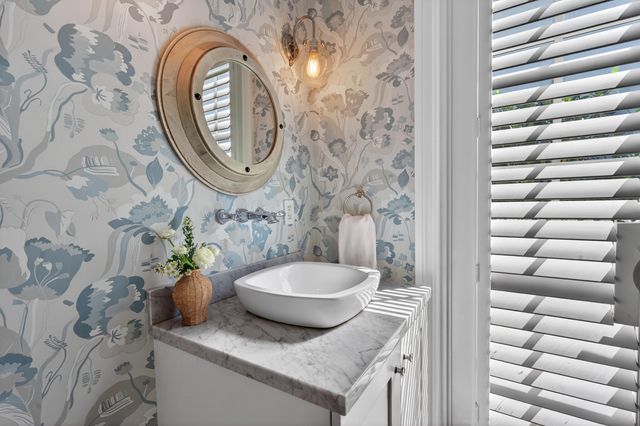 2560 Estates Drive, North Palm Beach, FL 33410