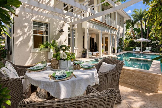 2560 Estates Drive, North Palm Beach, FL 33410