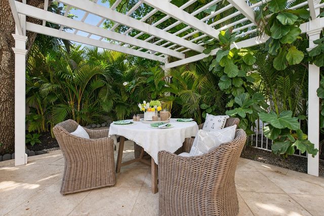 2560 Estates Drive, North Palm Beach, FL 33410