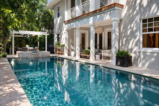 2560 Estates Drive, North Palm Beach, FL 33410