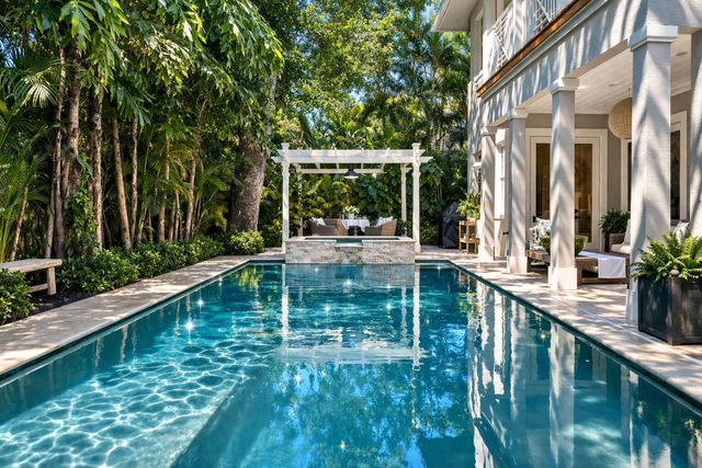 2560 Estates Drive, North Palm Beach, FL 33410