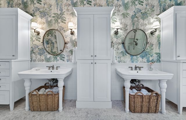 2560 Estates Drive, North Palm Beach, FL 33410