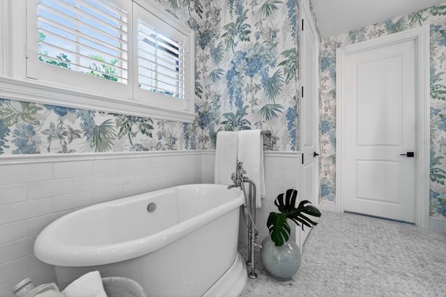 2560 Estates Drive, North Palm Beach, FL 33410