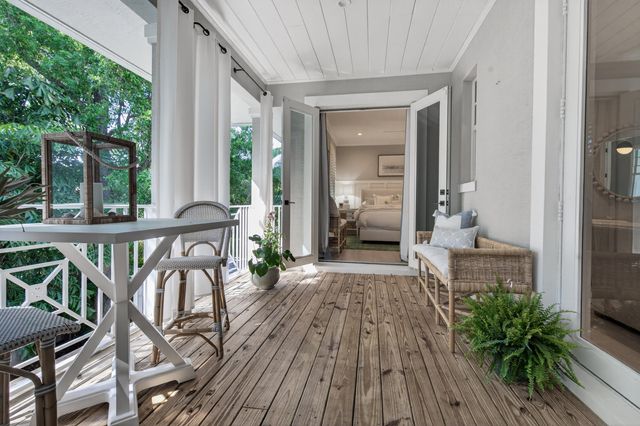 2560 Estates Drive, North Palm Beach, FL 33410