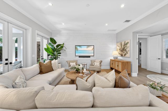 2560 Estates Drive, North Palm Beach, FL 33410