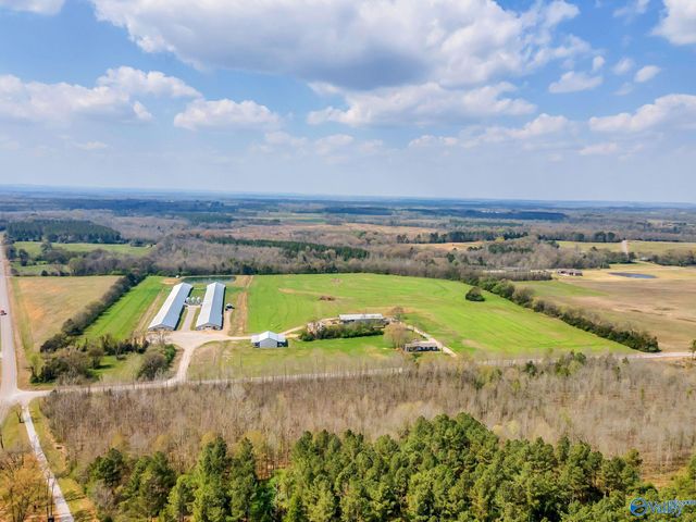 875 County Road 132, Town Creek, AL 35675