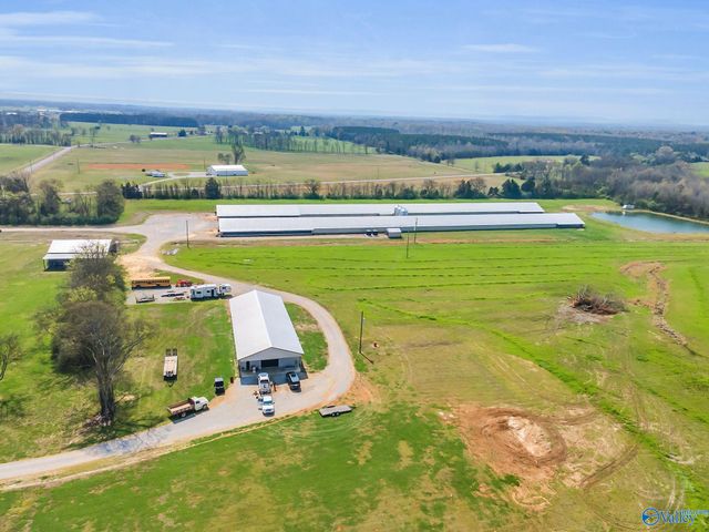 875 County Road 132, Town Creek, AL 35675