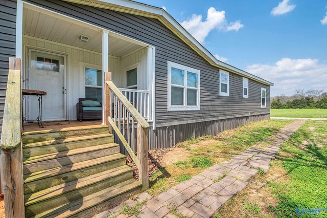 875 County Road 132, Town Creek, AL 35675