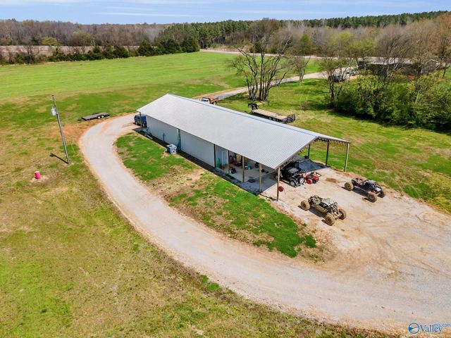 875 County Road 132, Town Creek, AL 35675