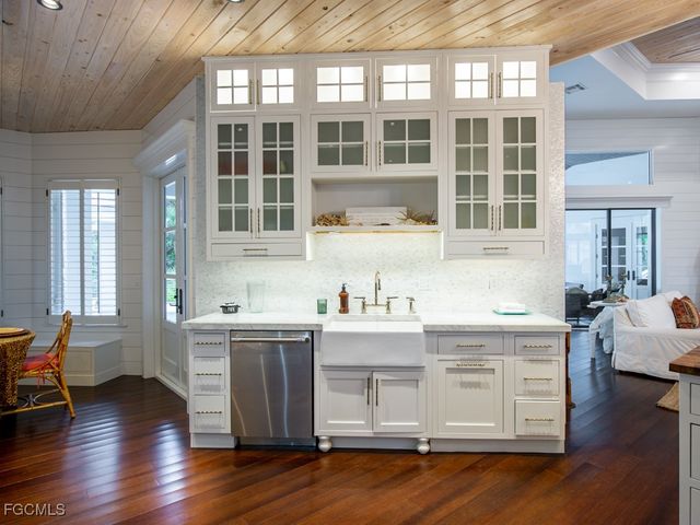 2388 Wulfert RD, Sanibel, FL 33957