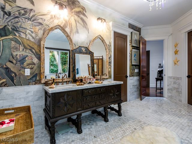 2388 Wulfert RD, Sanibel, FL 33957