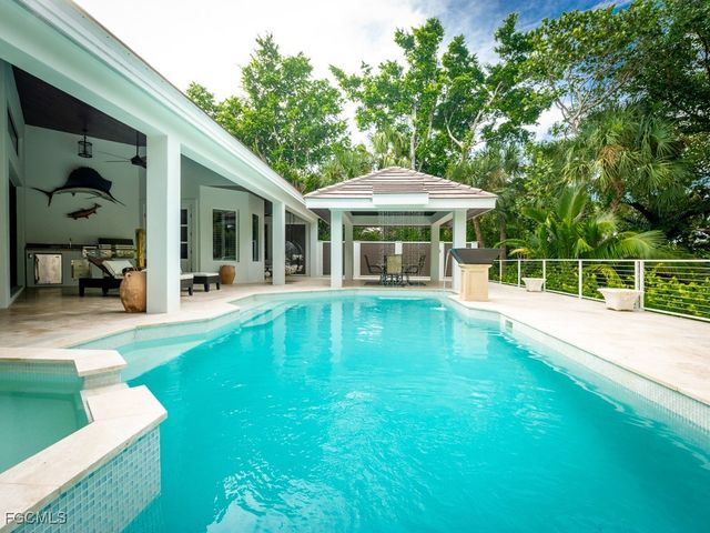 2388 Wulfert RD, Sanibel, FL 33957