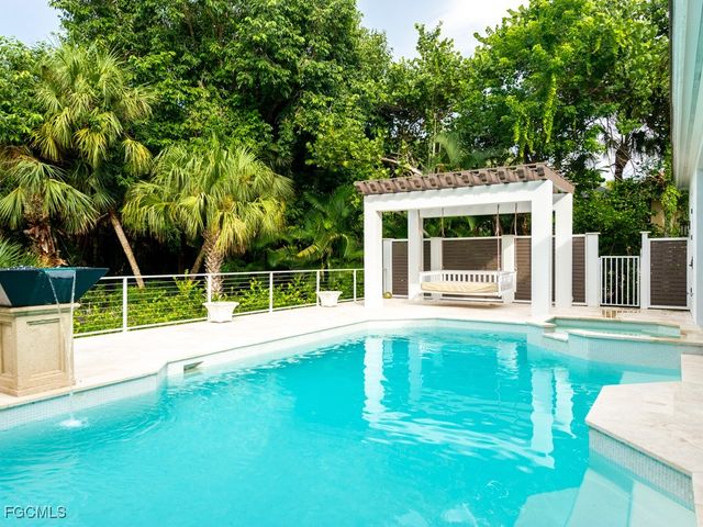 2388 Wulfert RD, Sanibel, FL 33957