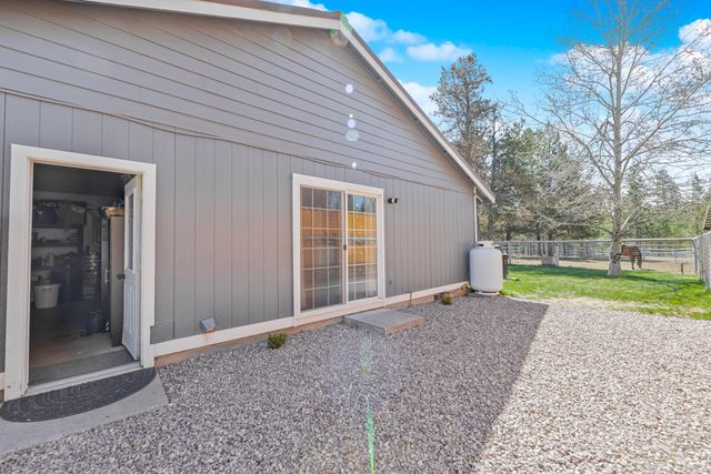 15935 Woodchip Lane, La Pine, OR 97739