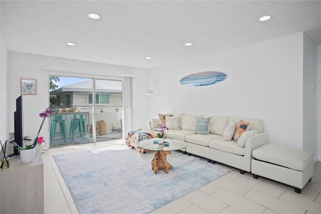 3212 NE 12th Street 203, Pompano Beach, FL 33062