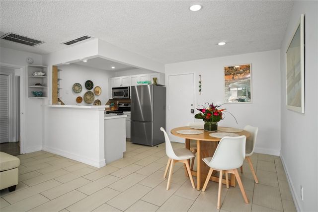 3212 NE 12th Street 203, Pompano Beach, FL 33062