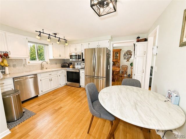 5343 Amalfi Drive, Clay, NY 13041