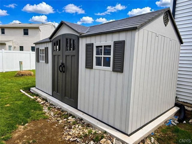 5343 Amalfi Drive, Clay, NY 13041