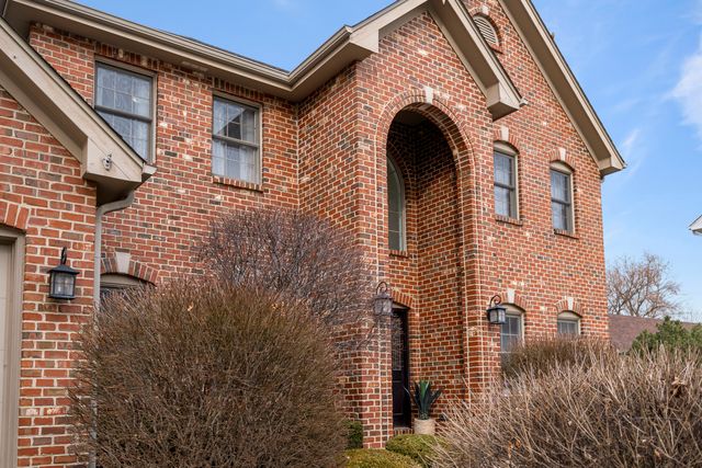 527 Ridgelawn Trail, Batavia, IL 60510