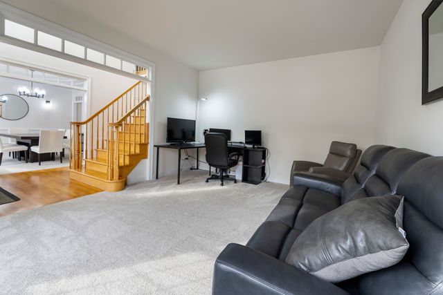 527 Ridgelawn Trail, Batavia, IL 60510