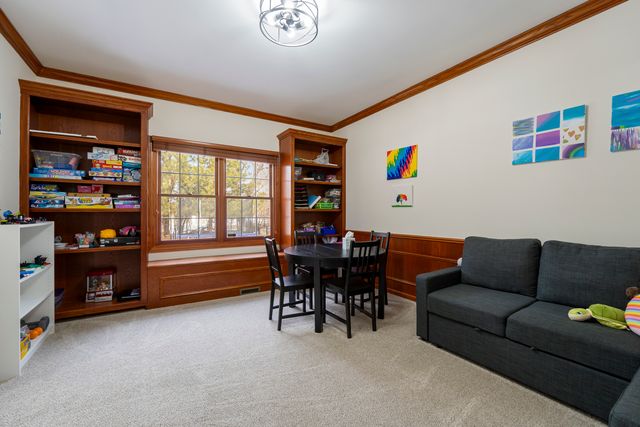 527 Ridgelawn Trail, Batavia, IL 60510