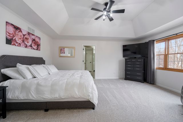 527 Ridgelawn Trail, Batavia, IL 60510