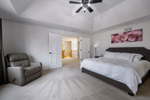 527 Ridgelawn Trail, Batavia, IL 60510