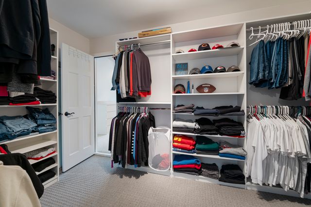 527 Ridgelawn Trail, Batavia, IL 60510