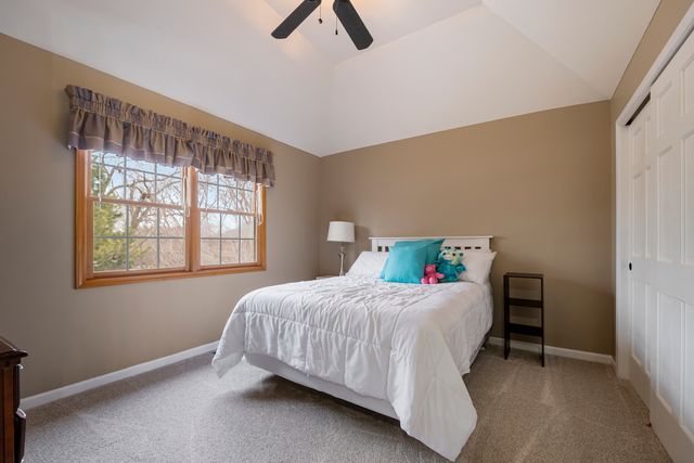 527 Ridgelawn Trail, Batavia, IL 60510