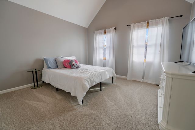 527 Ridgelawn Trail, Batavia, IL 60510