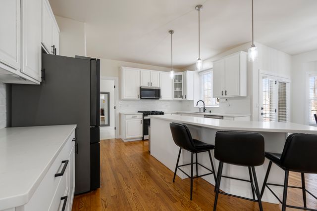 527 Ridgelawn Trail, Batavia, IL 60510