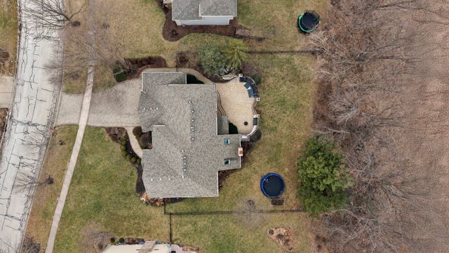 527 Ridgelawn Trail, Batavia, IL 60510