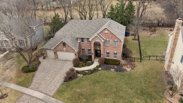 527 Ridgelawn Trail, Batavia, IL 60510